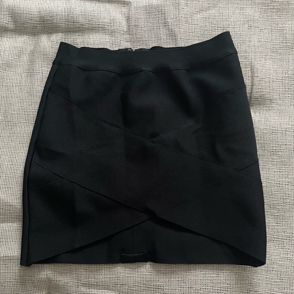Mini black skirt - Picture 1 of 1